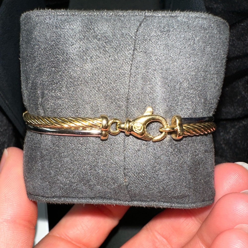 David Yurman - Link Crossover Link Bracelet
18K Yellow Gold with Diamonds, 3mm - Picture 5 of 11